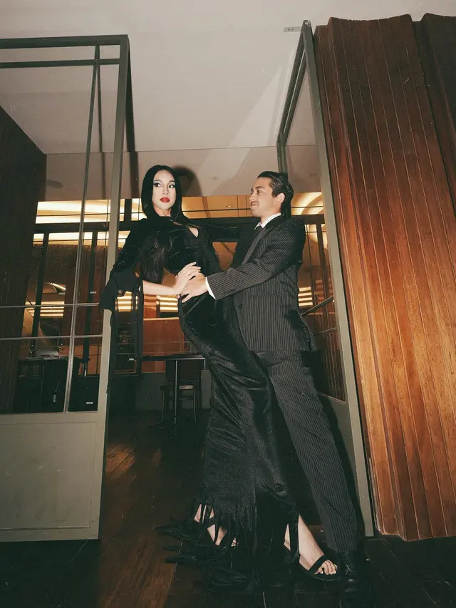 7 Potret Seleb Indonesia Rayakan Halloween, Sosok Luna Maya Curi Perhatian