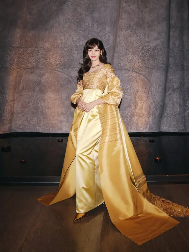 Pesona Princess Lisa BLACKPINK Jadi Brand Ambassador Thailand Toursim, Pakai Gaun Vintage dari Tahun 60an