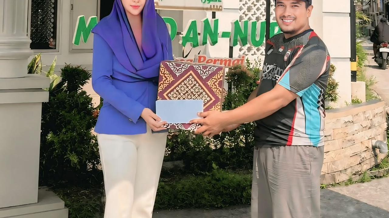 Heni Tania Salurkan Bantuan untuk Marbot di Kabupaten Bogor, Tebar Semangat Berbagi di Jumat Berkah