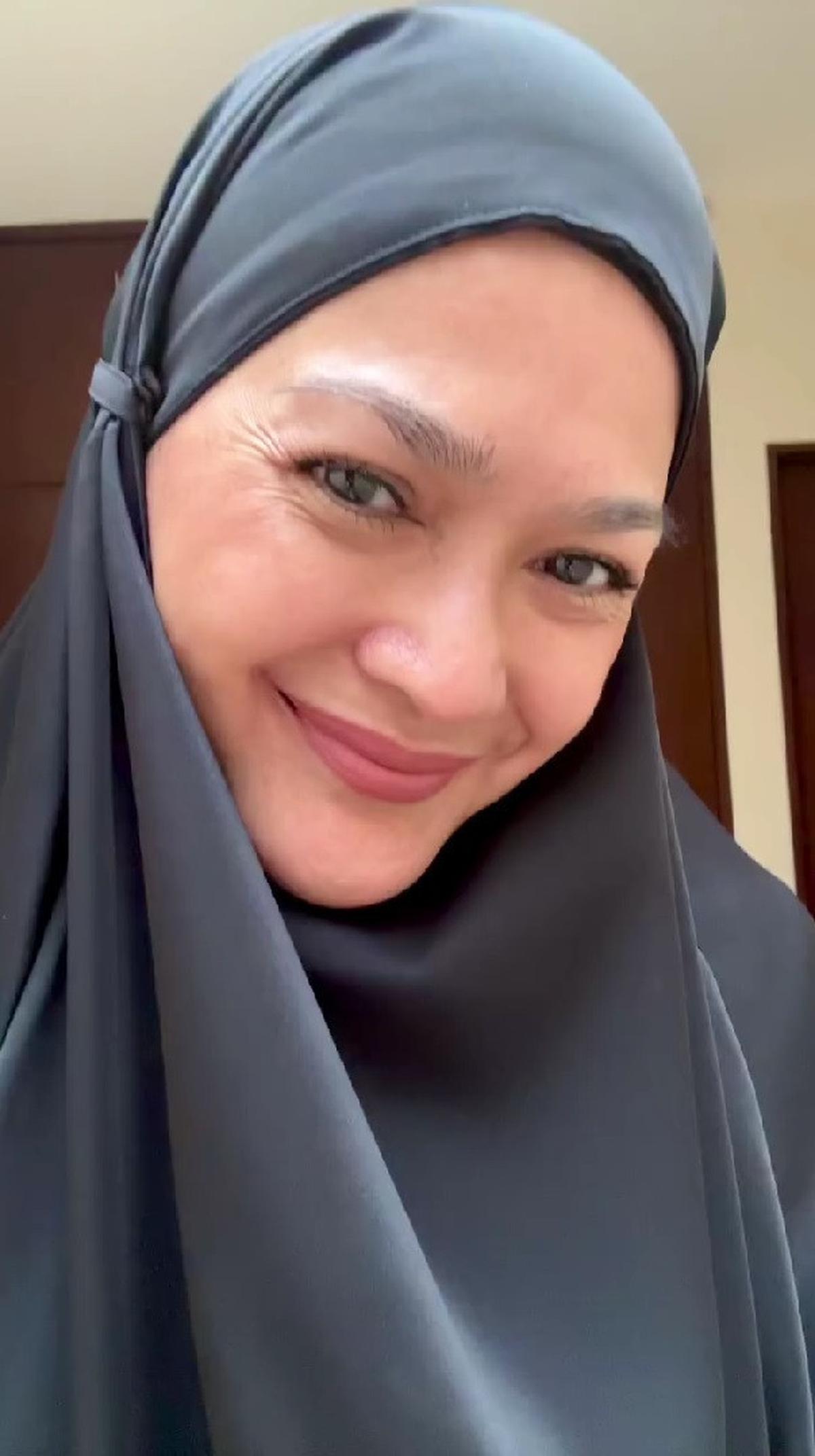 Potret Donna Harun Tampil Berhijab hingga Bercadar Curi Perhatian Netizen, Sebut Ingin Jadi Wanita Sabar dan Tenang