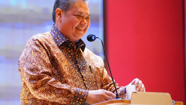 Menko Bidang Perekonomian Airlangga Hartarto saat memberikan sambutan dalam acara BJ Habibie Memorial Lecture bertema “Peran Iptek, Inovasi dan Sektor Lain dalam Menuju Indonesia Emas 2045”. (Foto: Kemenkoperekonomian)
