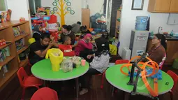 Rumah singgah yang tersedia di RS Cipto Mangunkusumo (RSCM) membuat orangtua dan anak bisa nyaman menunggu perawatan, Jakarta, Rabu (4/2/2015). (Liputan6.com/Herman Zakharia)
