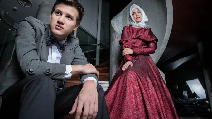 Risty Tagor dan Stuart Collin