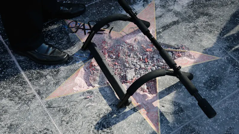 Pria Rusak Bintang Trump di Walk of Fame