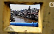FOTO: Potret Kehidupan Warga Bantaran Sungai Ciliwung di Tengah Rencana Proyek Normalisasi
