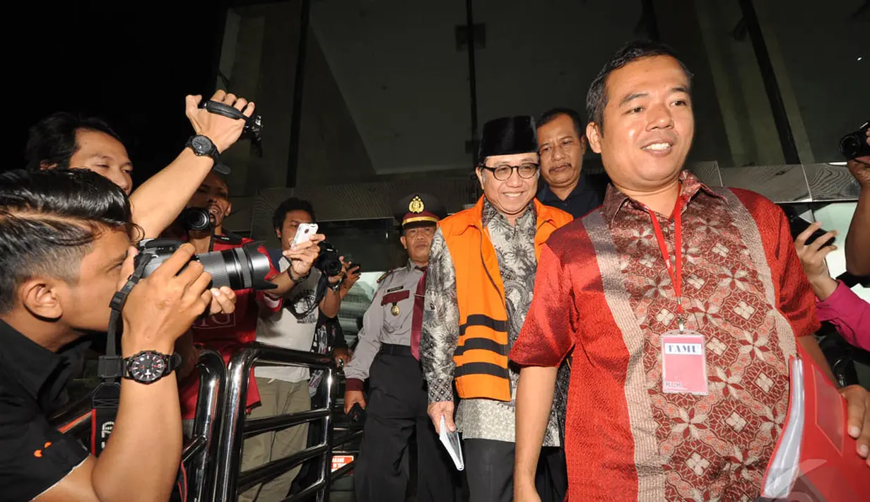 Mantan Sekjen Kementerian ESDM, Waryono Karno, kembali diperiksa penyidik KPK, Jakarta, Selasa (6/1/2015). (Liputan6.com/Miftahul Hayat)