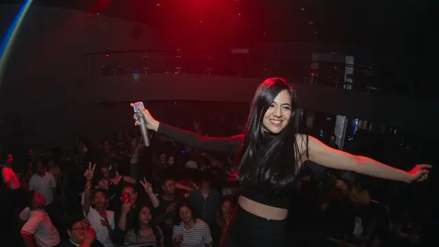 Viral Karena Disawer Ratusan Juta, Ini 7 Gaya DJ Una saat di Atas Panggung