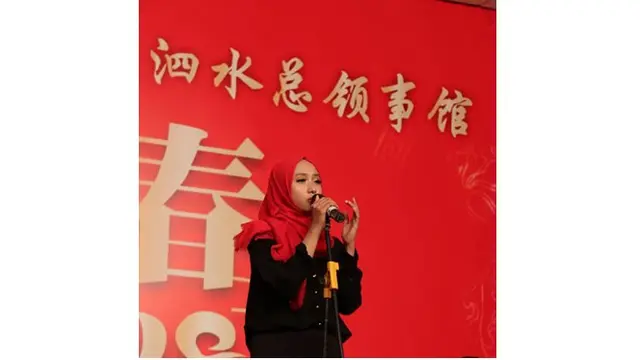 Melalui akun Instagramnya, dara cantik ini juga memiliki hobi menyanyi.