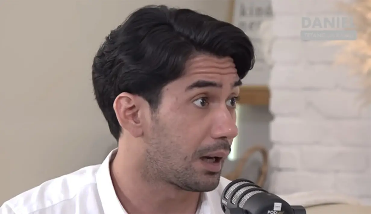 Reza Rahadian (Youtube/Daniel Mananta Network)