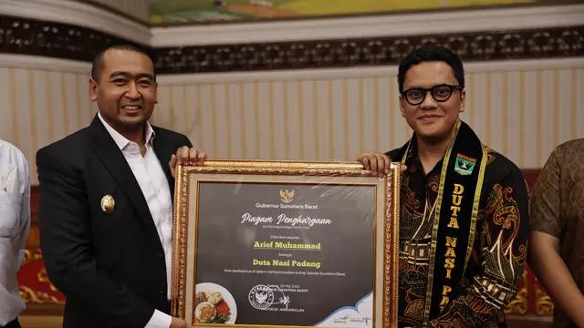Arief Muhammad dan Wakil Gubernur Sumatra Barat Audy Joinaldy. (Foto: Dok. Koleksi Pribadi Arief Muhammad)