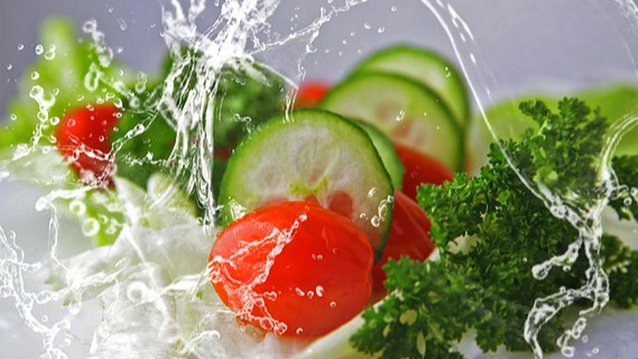 8 Manfaat Salad Timun untuk Kesehatan, Menurunkan Risiko Penyakit Jantung