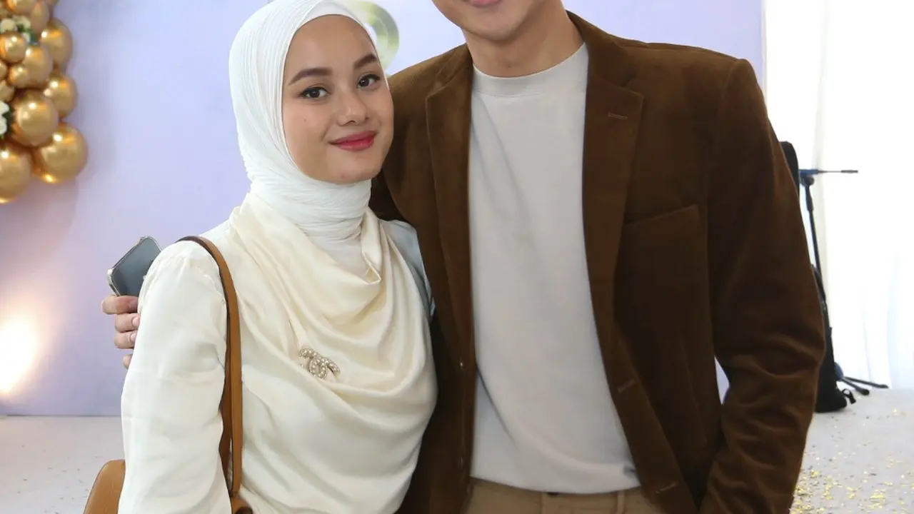 Rey Mbayang dan Dinda Hauw