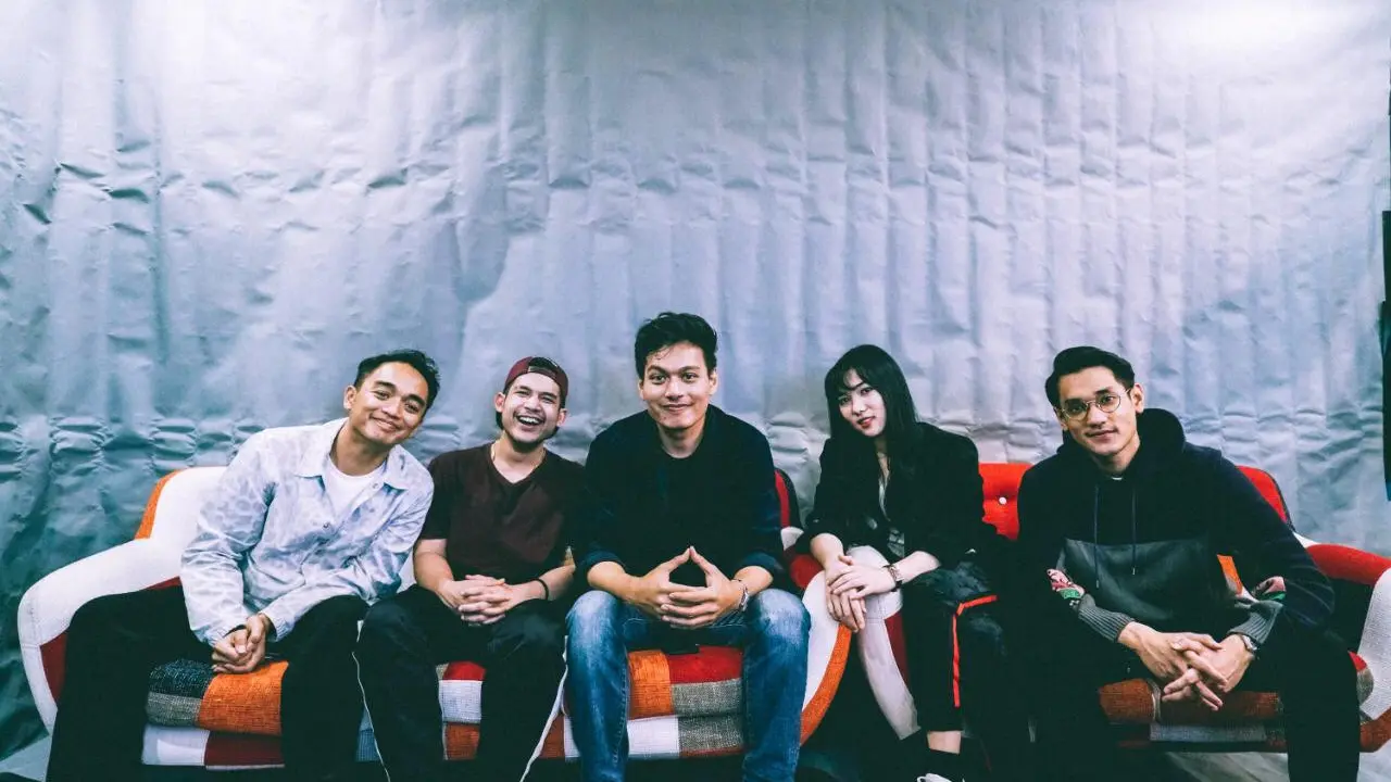 AIR, Dipha Barus dan A. Nayaka