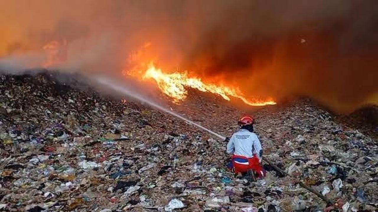 Kebakaran TPA Supit Urang Hanguskan 15,5 Hektare Lahan