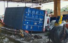 Petugas Jalan Tol Dilarikan ke Rumah Sakit Buntut Truk Kontainer Tabrak Gerbang Tol Ciawi 2