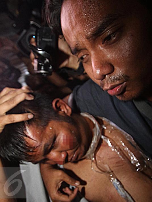 Penangkapan R dan komplotannya merupakan gabungan dari jajaran Polda Metro Jaya, Polres Metro Jakarta Timur dan Polresta Depok, Rabu (28/12/2016). (Liputan6.com/Herman Zakharia)