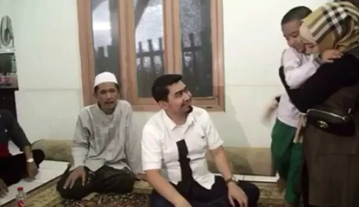 Ustaz Solmed dan April Jasmine