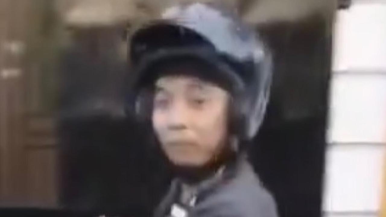 Viral Pria Tagih Hutang Sambil Joget, Bikin Nasabah Gak Tegang