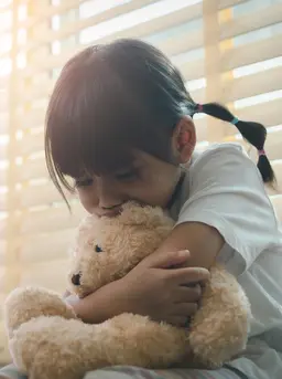 4 Kesalahan Pola Asuh yang Membuat Anak Gampang Cemas./Copyright depositphotos.com/ramirezom