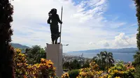Monumen Pahlawan Nasional Martha Christina Tiahahu di bukit Karang Panjang, Kota Ambon, Maluku. (Liputan6.com/Abdul Karim)