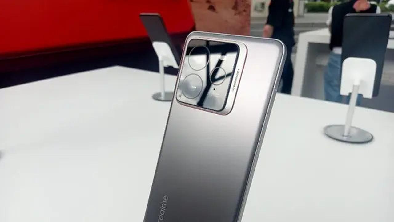 Realme Pamer HP Konsep yang Bisa Ganti Lensa, Seperti Apa?