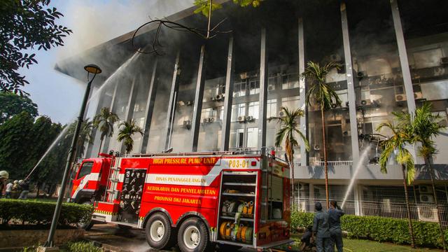 Gedung Bakamla RI Terbakar, 103 Personel Gabungan dan 21 Unit Mobil Damkar Dikerahkan