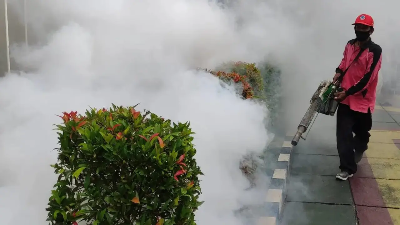 Fogging di Lapas Kraksaan Probolinggo. (Istimewa)