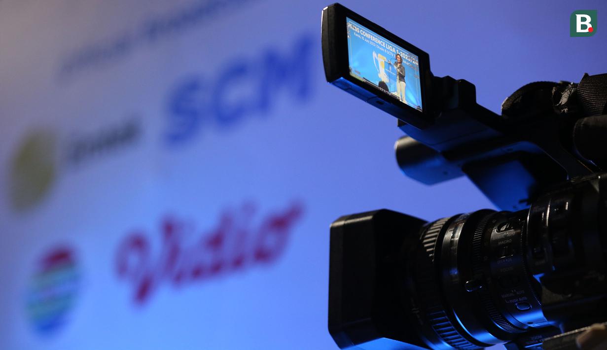 <p>Direktur Programming Surya Citra Media (SCM), Harsiwi Achmad berbicara dalam acara konferensi pers Liga 1 2023/2024 di SCTV Tower, Senayan, Jakarta Pusat, Kamis (15/6/2023). (Bola.com/Bagaskara Lazuardi)</p>