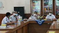 Direktorat Jenderal Perhubungan Darat bersama Komite Nasional Keselamatan Transportasi (KNKT) menggelar rapat koordinasi yang membahas isu keselamatan angkutan barang di Aula Pelabuhan Tanjung Intan, Pelindo 3 Cilacap.