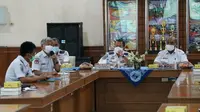 Direktorat Jenderal Perhubungan Darat bersama Komite Nasional Keselamatan Transportasi (KNKT) menggelar rapat koordinasi yang membahas isu keselamatan angkutan barang di Aula Pelabuhan Tanjung Intan, Pelindo 3 Cilacap.