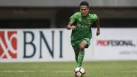 Gelandang Bhayangkara FC, Wahyu Subo Seto, menggiring bola saat melawan Borneo FC pada laga Liga 1 Indonesia di Stadion Patriot, Bekasi, Rabu (20/9/2017). Bhayangkara menang 2-1 atas Borneo. (Bola.com/Vitalis Yogi Trisna)