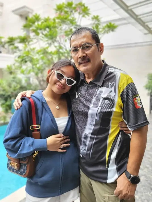 Dari momen semasa kecil hingga sekarang, momen kebersamaan Khirani dan Bambang Trihatmodjo selalu dipenuhi canda tawa bahagia. (FOTO: instagram.com/mayangsari_official/)