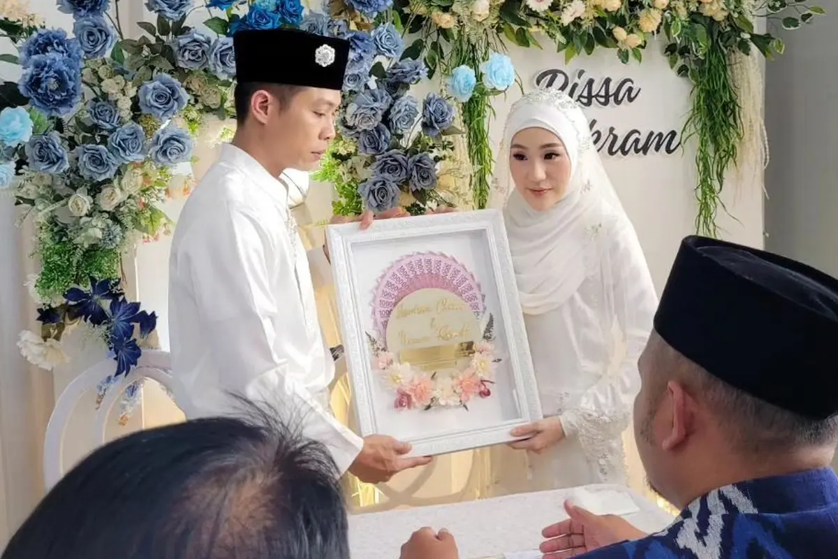 Larissa Chou dan Ikram Rosadi Menikah