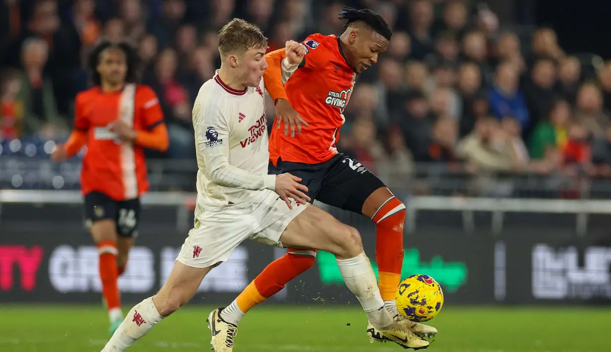 The Red Devils menang tipis 1-2 atas Luton Town. (AP Photo/Ian Walton)