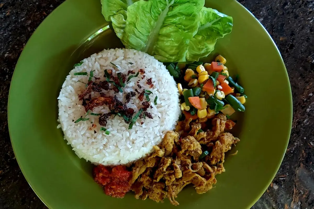 Vegan Chicken Betutu, salah satu kuliner dari Vegan Saubagani Bali