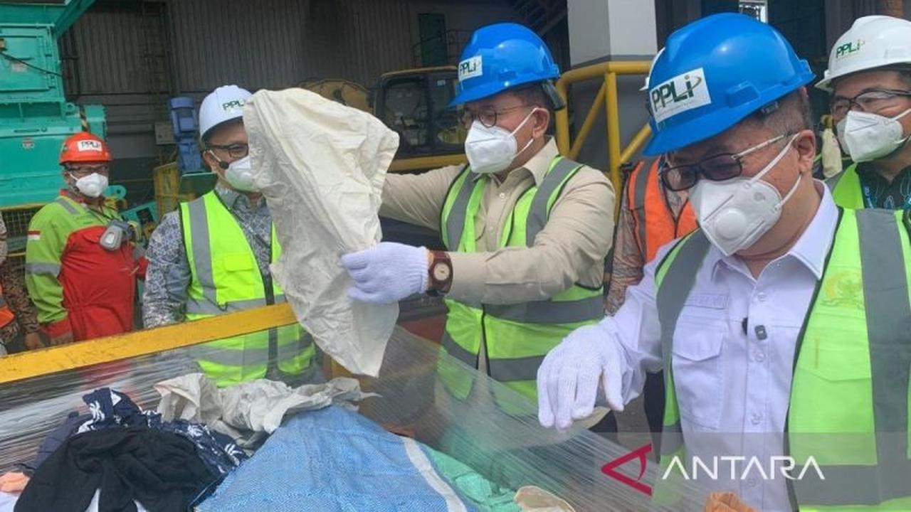 Sorotan Berita Ekonomi Sepekan: Dari Pemusnahan Pakaian Bekas Impor hingga Aturan Transaksi Daring