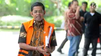 Mantan Menteri Sosial Idrus Marham tiba untuk menjalani pemeriksaan di gedung KPK, Jakarta, Rabu (15/4/2019). Idrus Marham menjalani pemeriksaan sebagai saksi untuk tersangka Dirut nonaktif PT PLN Sofyan Basir terkait kasus dugaan suap proyek PLTU Riau-1. (merdeka.com/Dwi Narwoko)