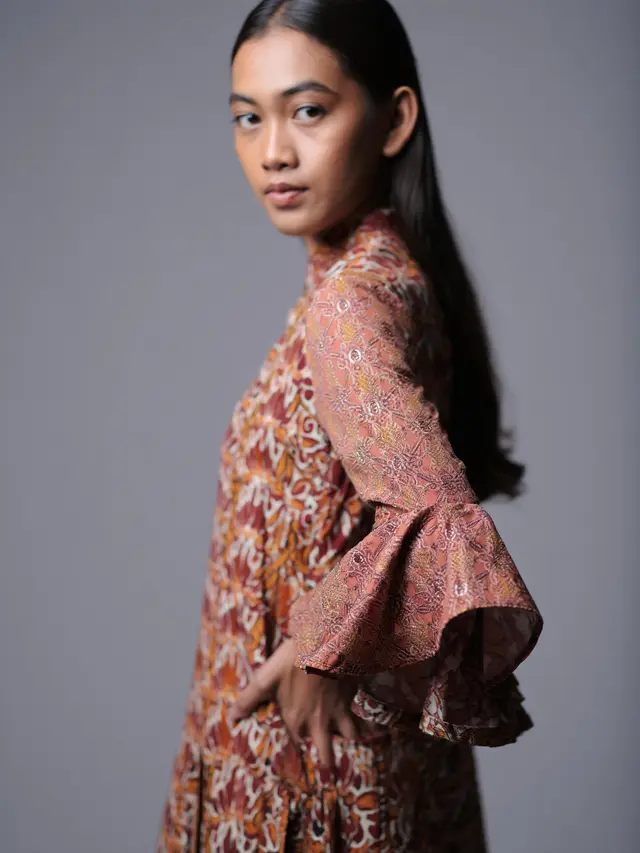 Batik Kombinasi Brokat Lengan Lonceng Mewah