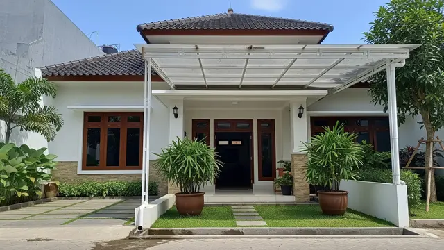 Kanopi Transparan di Area Teras