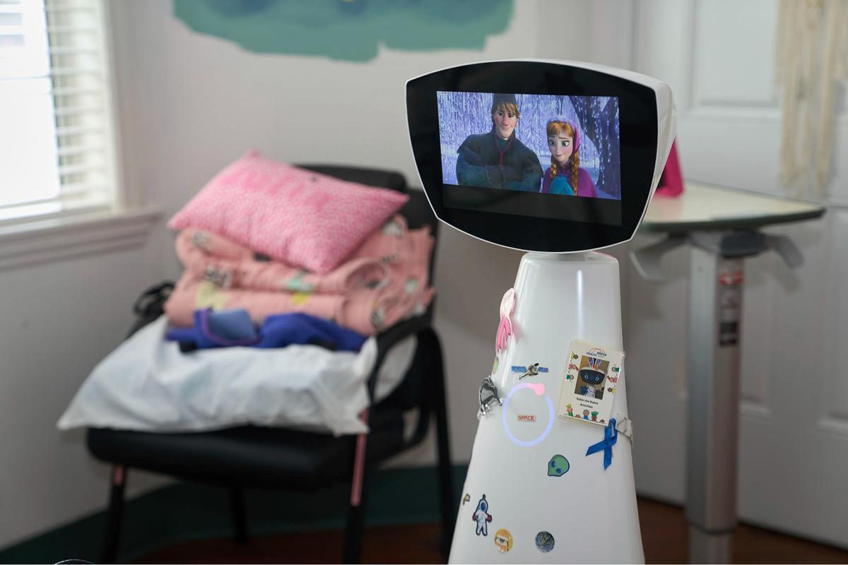 FOTO: Robin, Robot 'Gadis Kecil' yang Temani Pasien Anak di Rumah Sakit