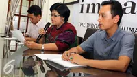 Direktur Eksekutif Imparsial, Poengky Indarti (tengah) saat konferensi pers terkait pencalonan Sutiyoso sebagai calon Kepala BIN, Jakarta, Kamis (11/6/2015). Imparsial menolak Sutiyoso karena memiliki catatan buruk terkait HAM. (Liputan6.com/Helmi Afandi)