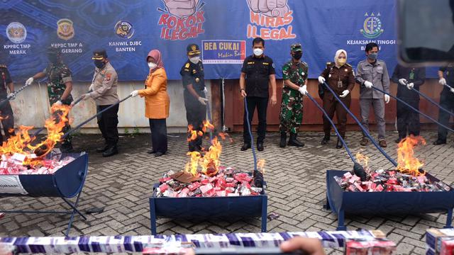 Illegal Goods Worth 14.47 Billion Destroyed by Customs and High Prosecutor's Office of Banten.
