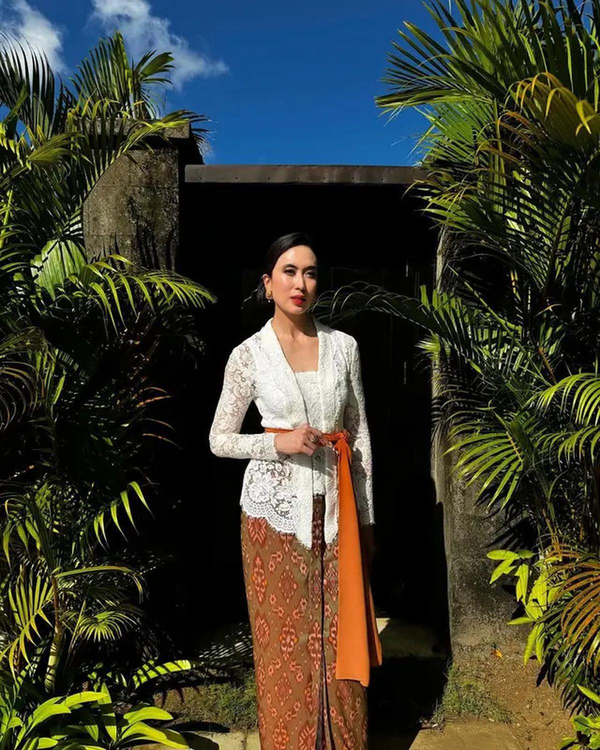 7 Potret Menteri Pariwisata Widiyanti Putri Tampil Sederhana, Dikenal Tajir