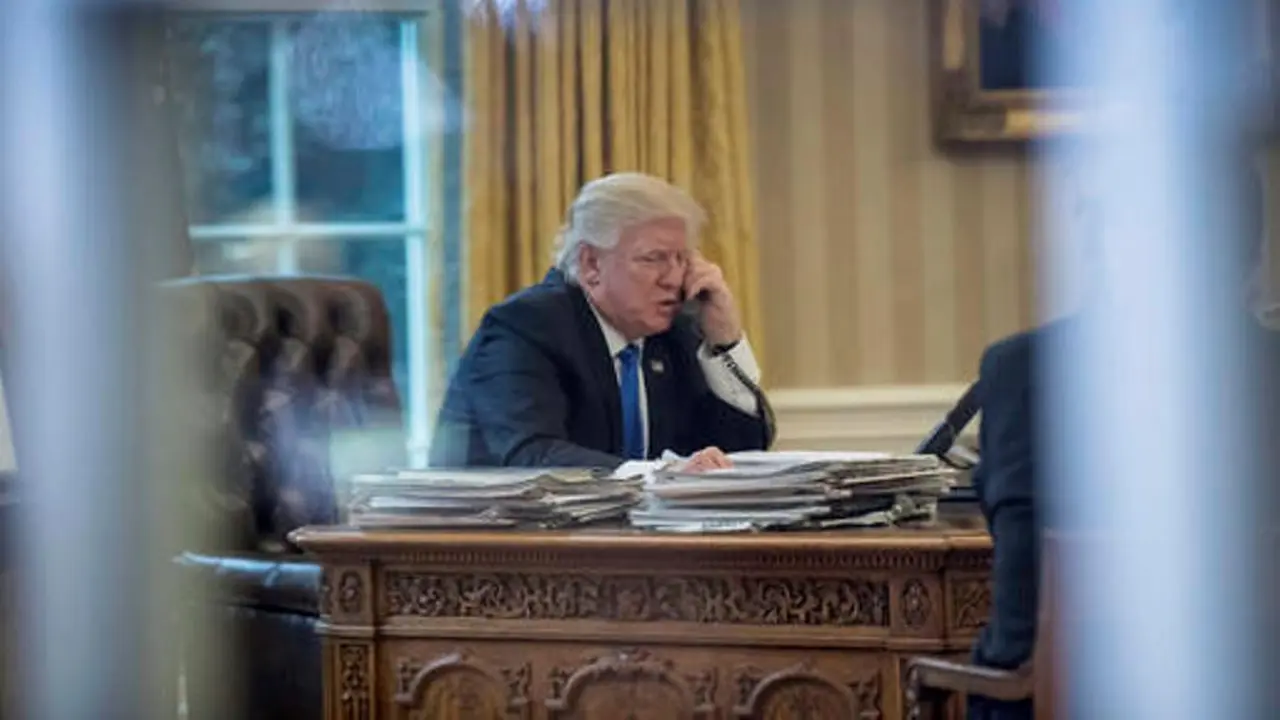 Donald Trump menelepon Raja Arab Saudi, King Salman. (AP)