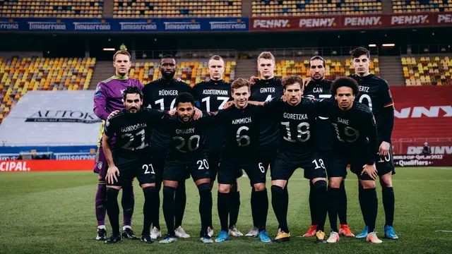 Protes Jerman saat pertandingan melawan Romania (Foto: Twitter @DFB_Team)