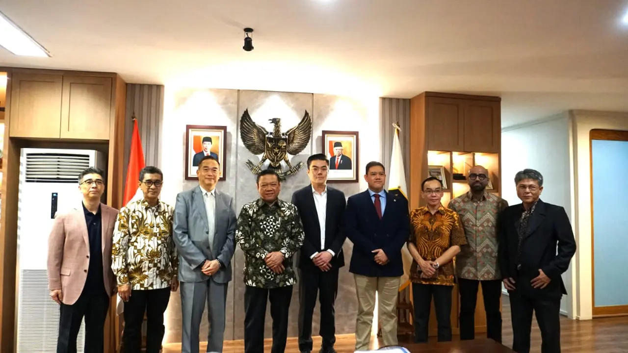 Anggota Watimpres Agung Laksono dan anggota DPR Dave Laksono menghadiri perjanjian penandatanganan kerja sama antara MMP dan Safari Asia Limited (Istimewa)