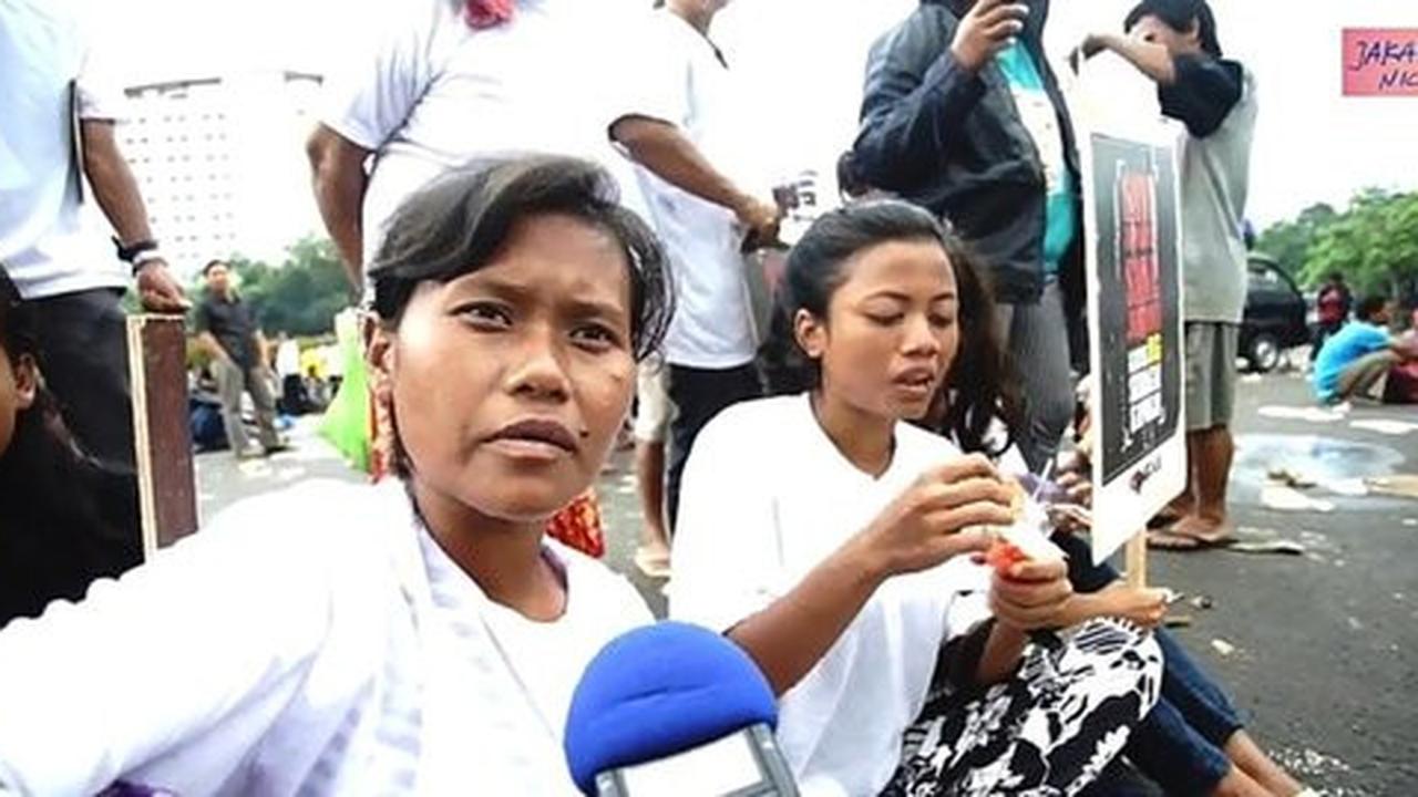 Tak tahu tujuan, Lastri tiba-tiba diajak demo di Bandara