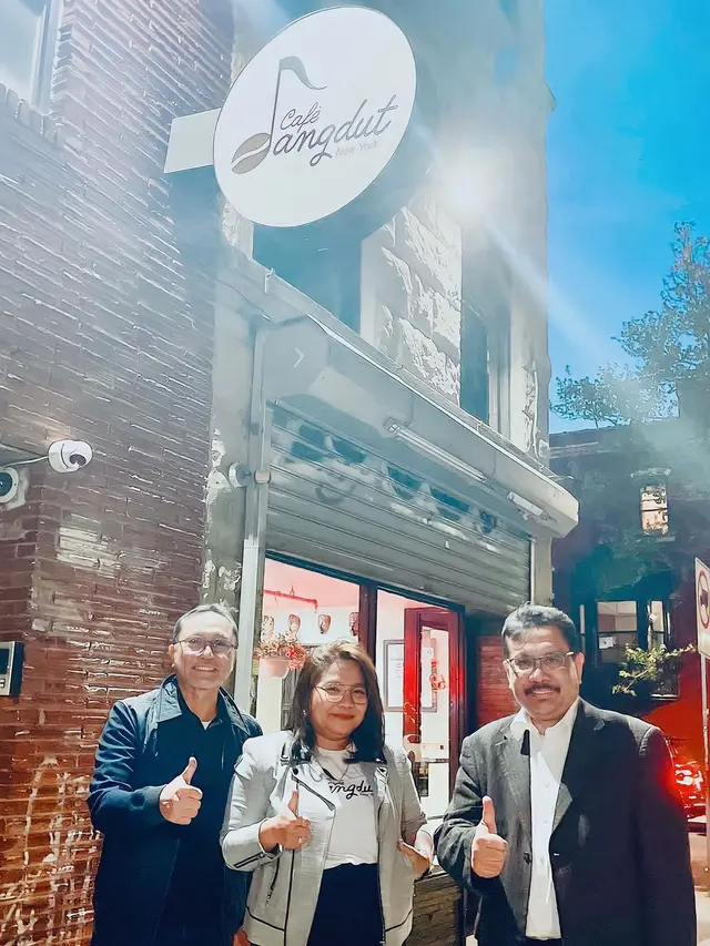 [Fimela] Cafe Dangdut Fitri Carlina