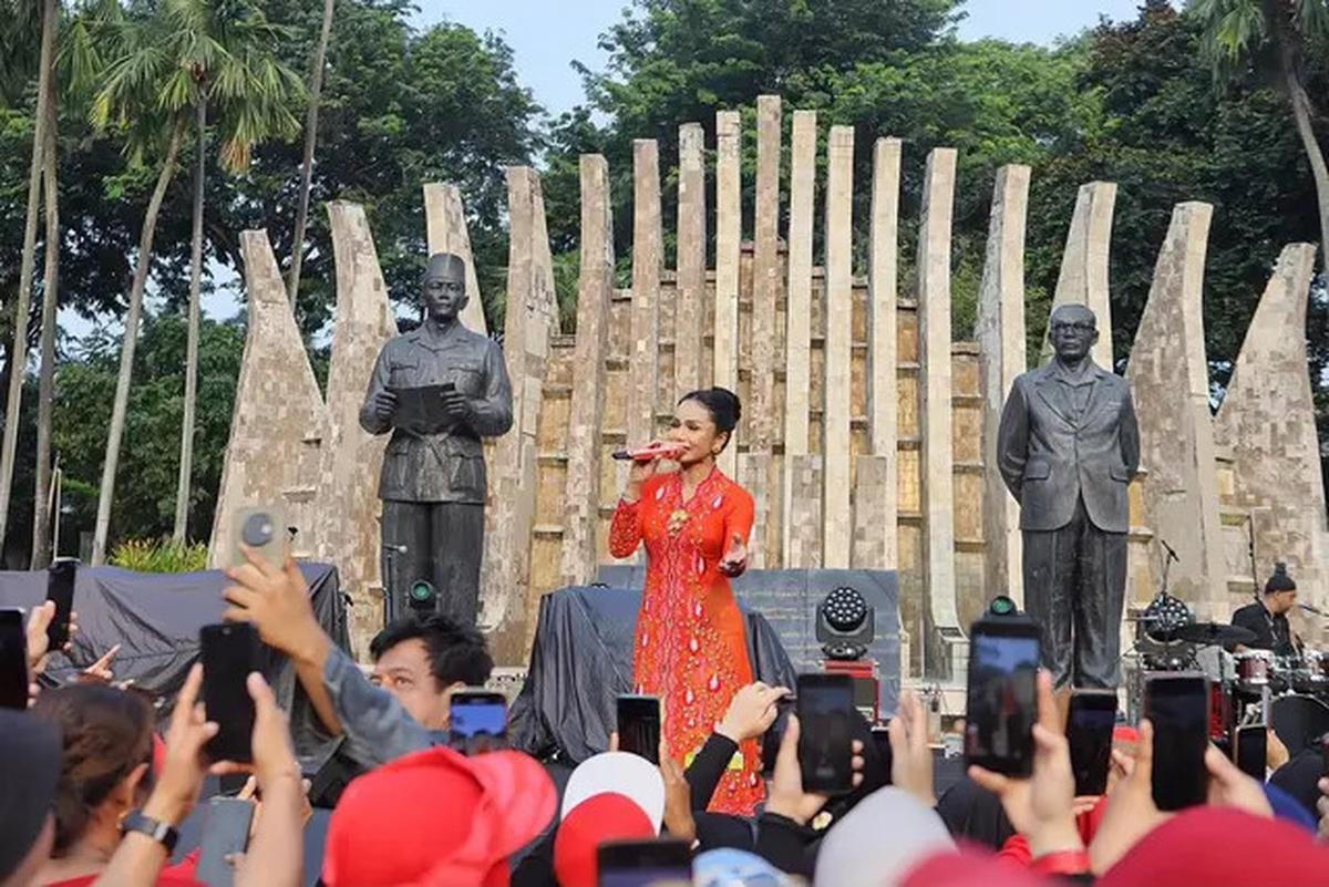 6 Potret Krisdayanti Manggung di Bung Karno Fest 2026, Sekaligus Sambut HUT Ke-499 Jakarta