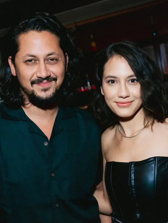 Saat muncul di Instagram sang adik, penampilannya jadi sorotan. [Instagram.com/pevpearce]